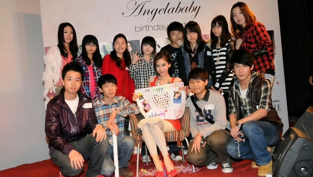 #angelababy[超话]# [兔子]#angelababy# 
姐姐的万千少女真心！

​