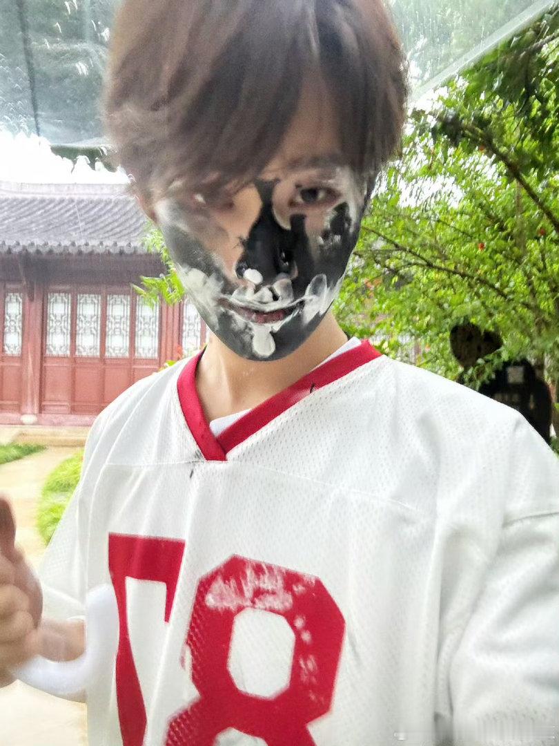 #张真源[超话]##张真源应援色二代唯一all绿# 

🖤☆* i wish..★행복。◍•)♡

​