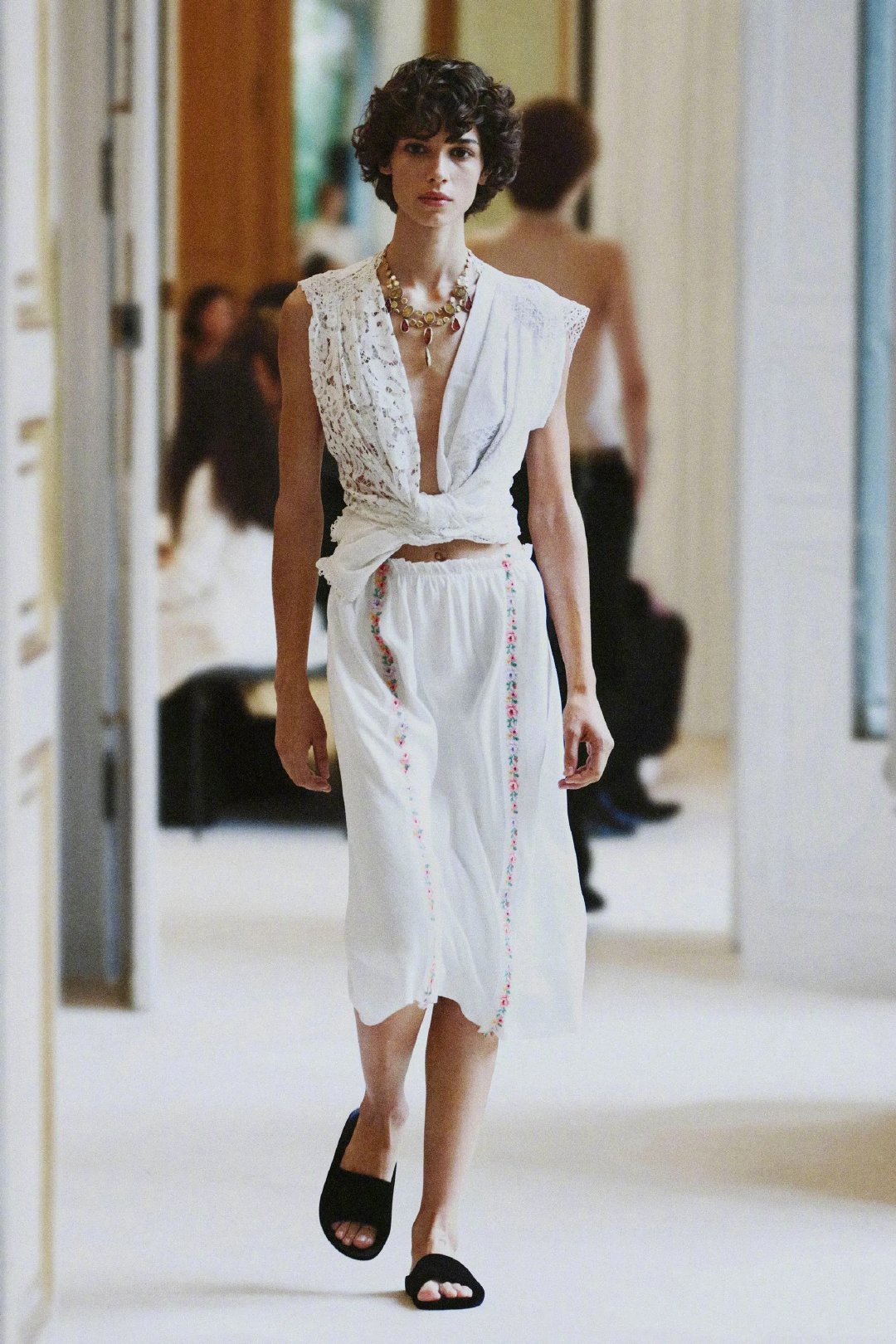 The Row Spring/Summer 2027 

极简舒适, 松弛美学
#大秀直击# #巴黎时装周##时装周# ​