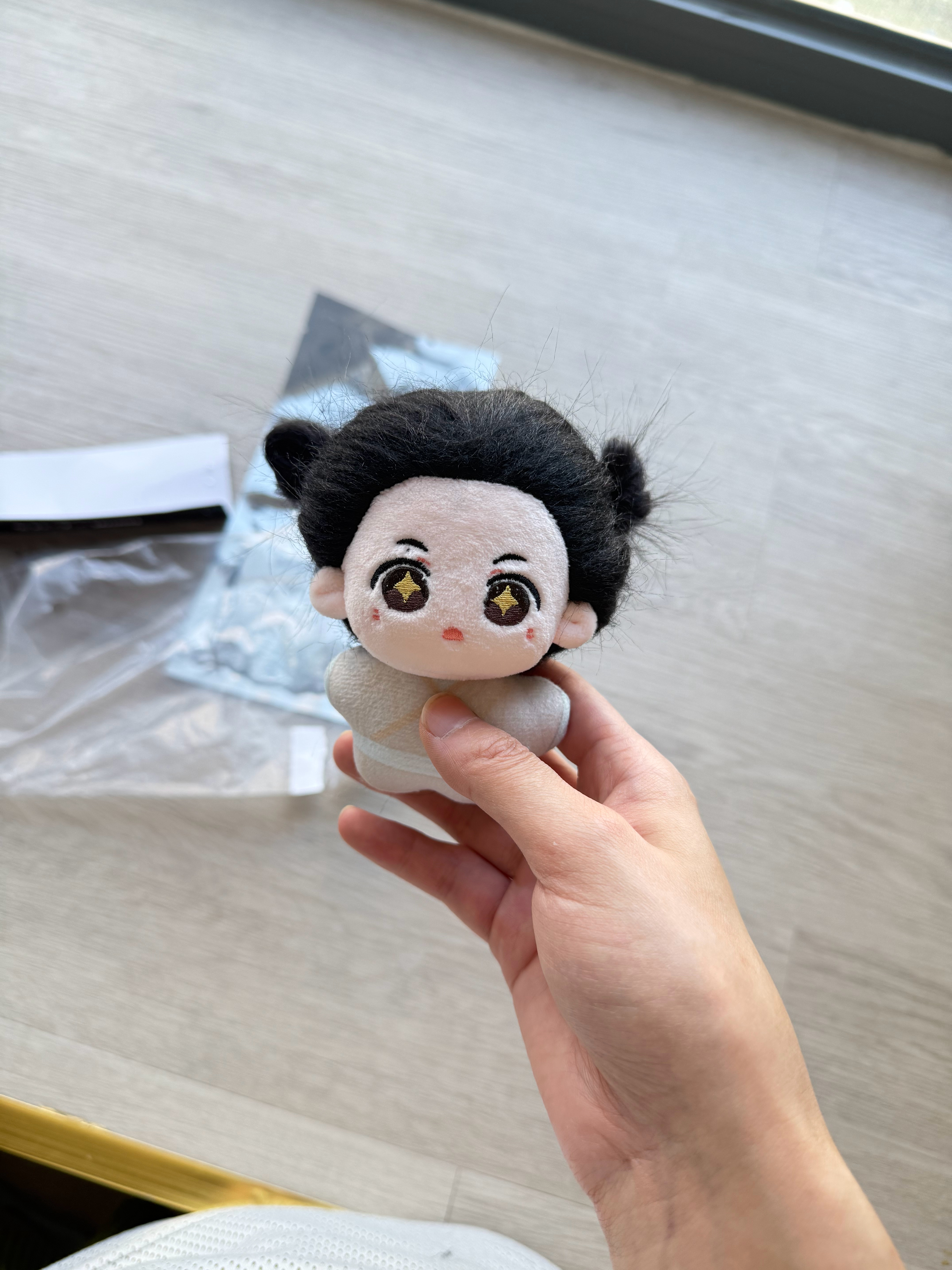 小十七呀，夏天把头发扎起来凉快，至于发型你就别管了[泪奔] ​​​