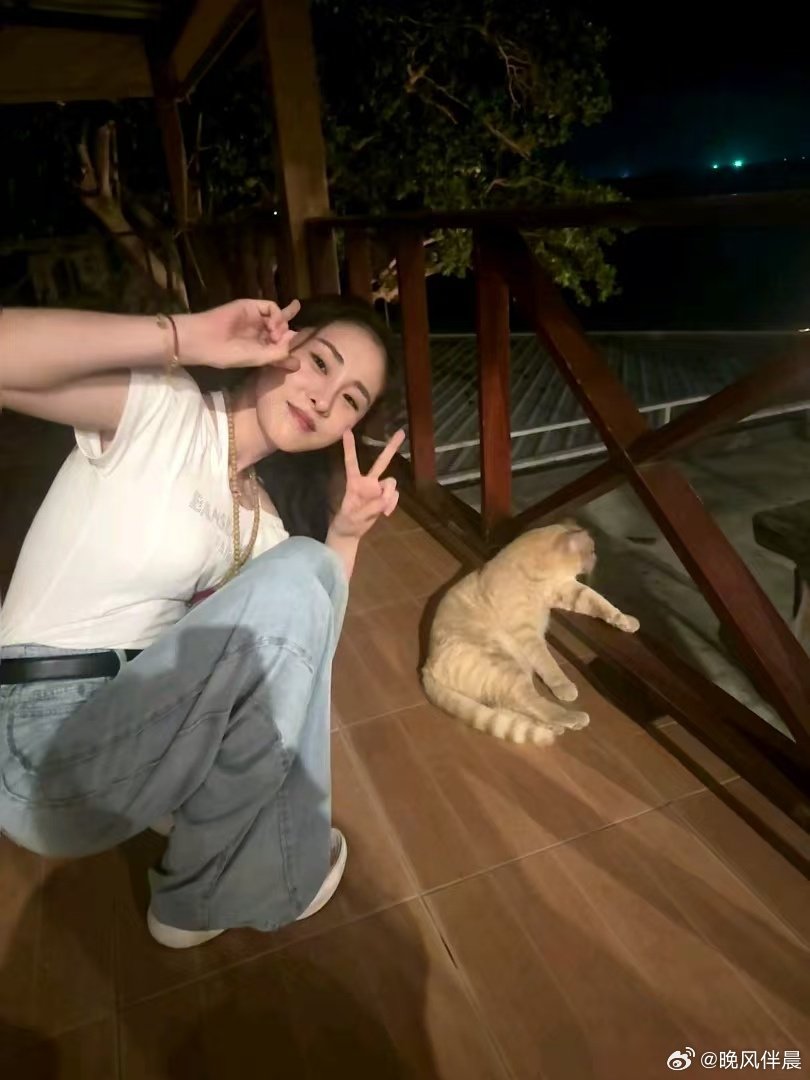 #张碧晨[超话]# 被你的爱意包裹着很安心›⩊‹ ​