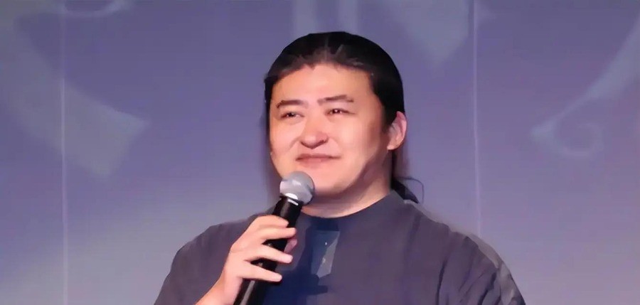 63岁刘欢中秋走了，讣告只写病逝，肝癌酗酒谣言满天飞，妻子被迫辟谣，2000万公益金照常发钱，谭维维凌晨三个字让人红了眼
对外经济贸易大学的讣告只有一句话：9月25日上午9时52分在上海病逝。通篇没有提病因，只说了遵照遗愿，丧事从简，不设治丧委员会，不办追悼会
讣告发出不到一天，肝癌、腹泻诱发心梗、