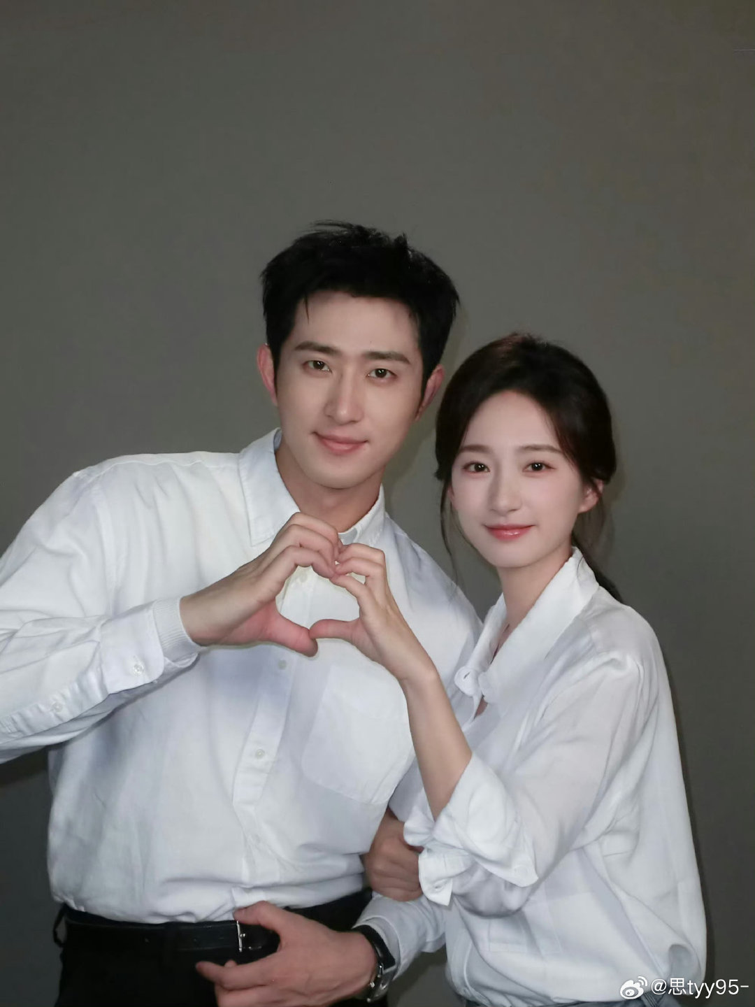 #谭盐盐[超话]#今晚00：06分，新剧上演，禁止闪婚，雾散归栖时，超级大甜剧，强推。 ​