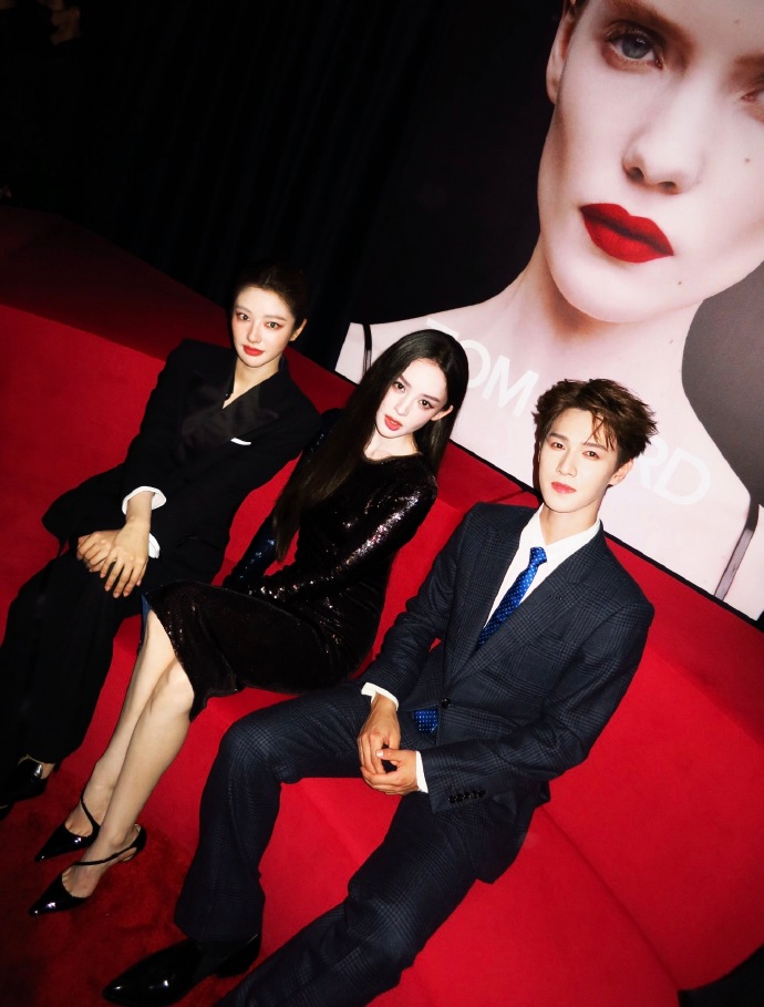 颜值暴击💥！
娜扎徐若晗李昀锐同框！冷艳美人+公主+帅哥，画面太养眼！