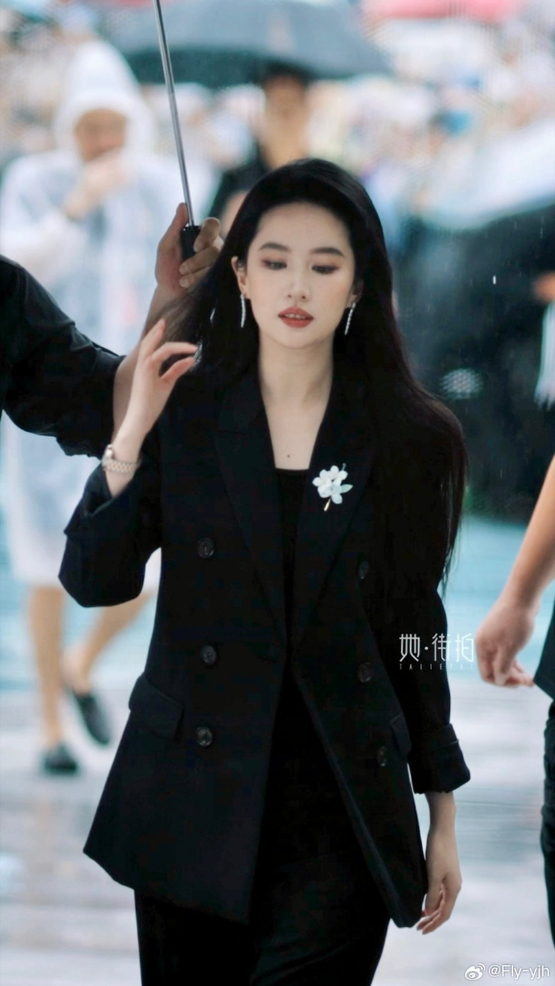 #刘亦菲[超话]# 我发现见你是会上瘾的，自从见了你，每天都会好想你，我的茜茜[爱慕][爱慕][爱慕] ​