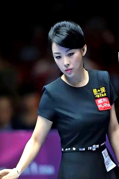 40岁身价8亿无人敢娶，曾公开了四条择偶标准，应征者却寥寥无几，有网友...