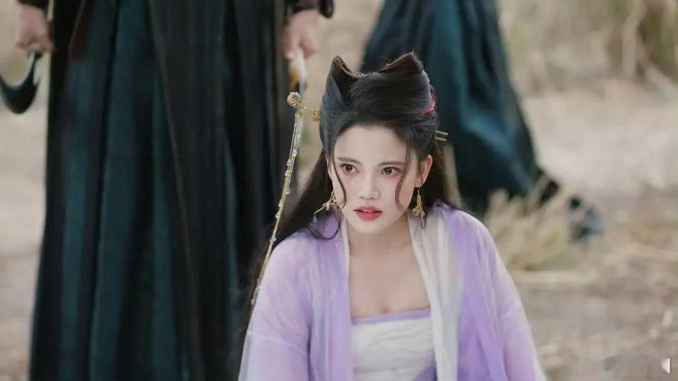 孙珍妮剧集盘点！《十万狂花入梦来》搭档李宏毅，颜值表现不输白鹿
 
浓颜古装美人孙珍妮🔥辨识度超高，凭借《长月烬明》出圈，多部剧备受期待👇

1.《师兄太稳健》🧝‍♀️
敖瑞鹏×孙珍妮｜仙侠轻喜剧
云霄仙子聪慧冷静，苟道修仙男主欢喜搭档，笑点满满
2.《千朵桃花一世开》🌸
张彬彬×孙珍 ​