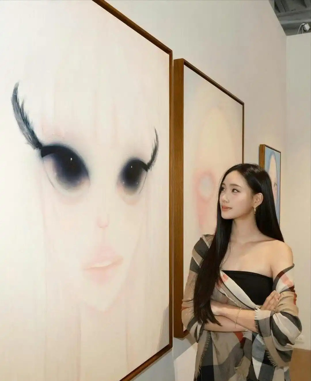 小S女儿画展卖几百万，贾永婕5000块抢到一幅，来的全是蔡康永这些妈妈的好友！ ​