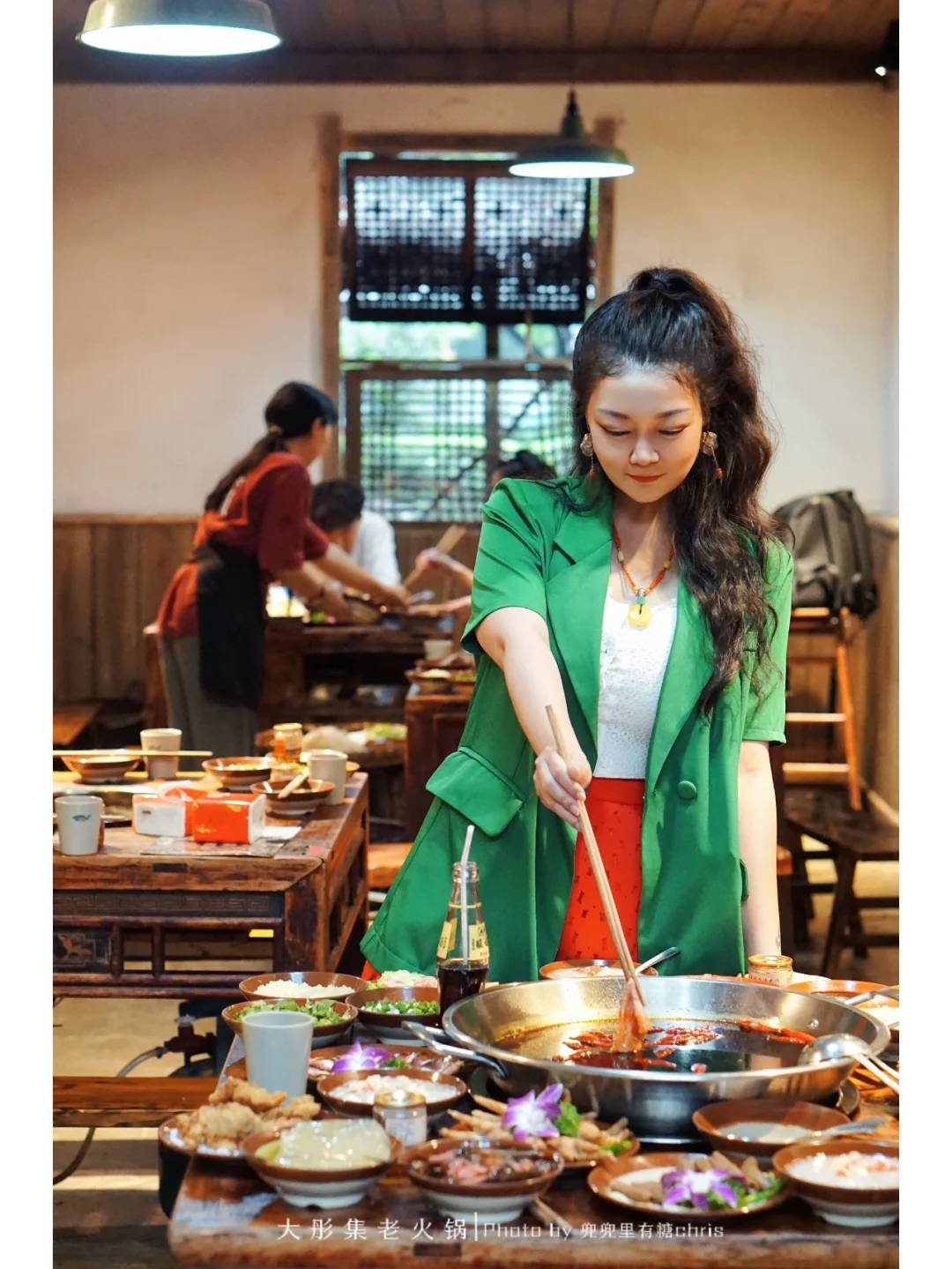 每天排队八十桌的火锅店|怀旧而有腔调