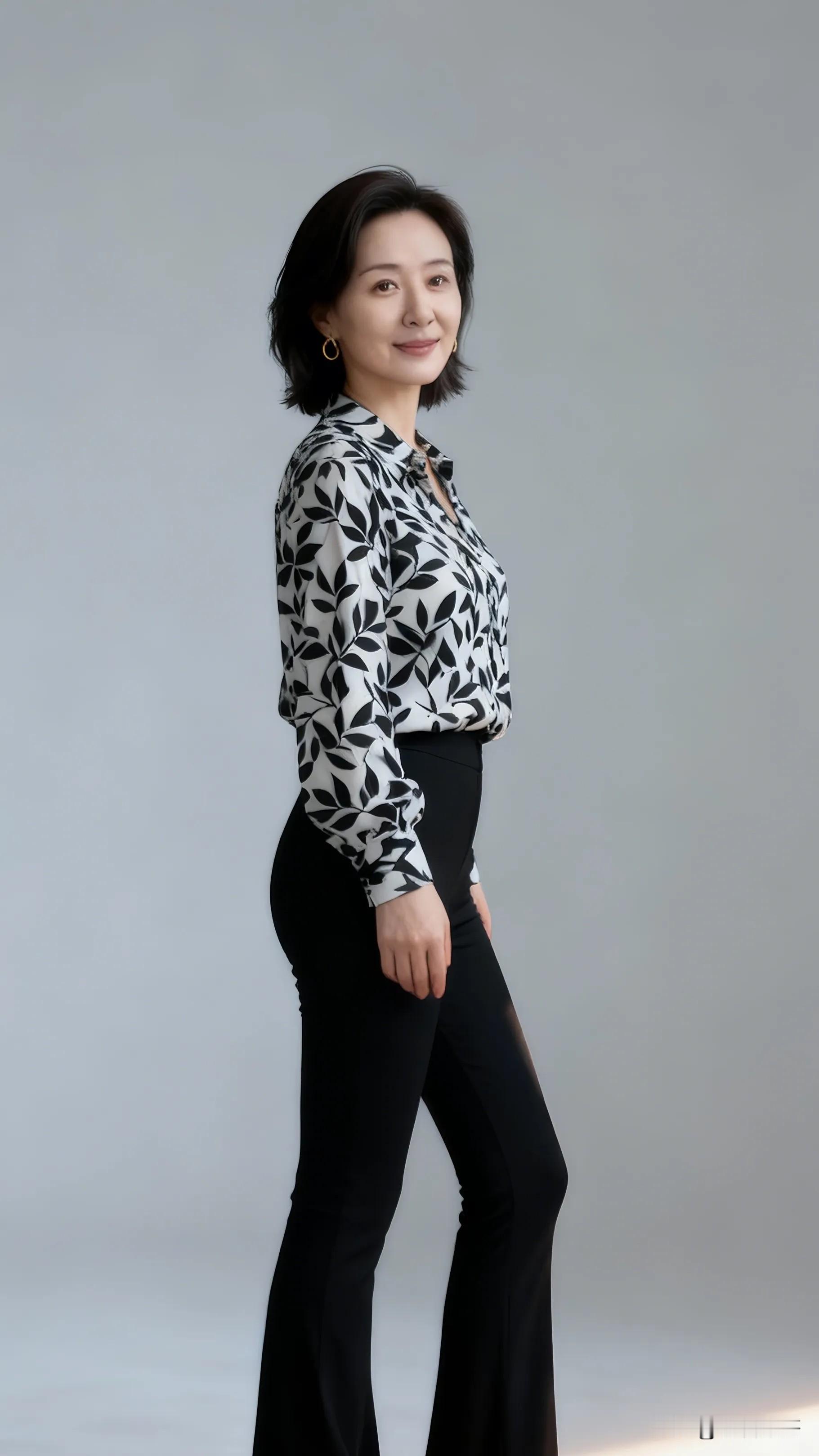 还得是紧身裤 ，更显气质