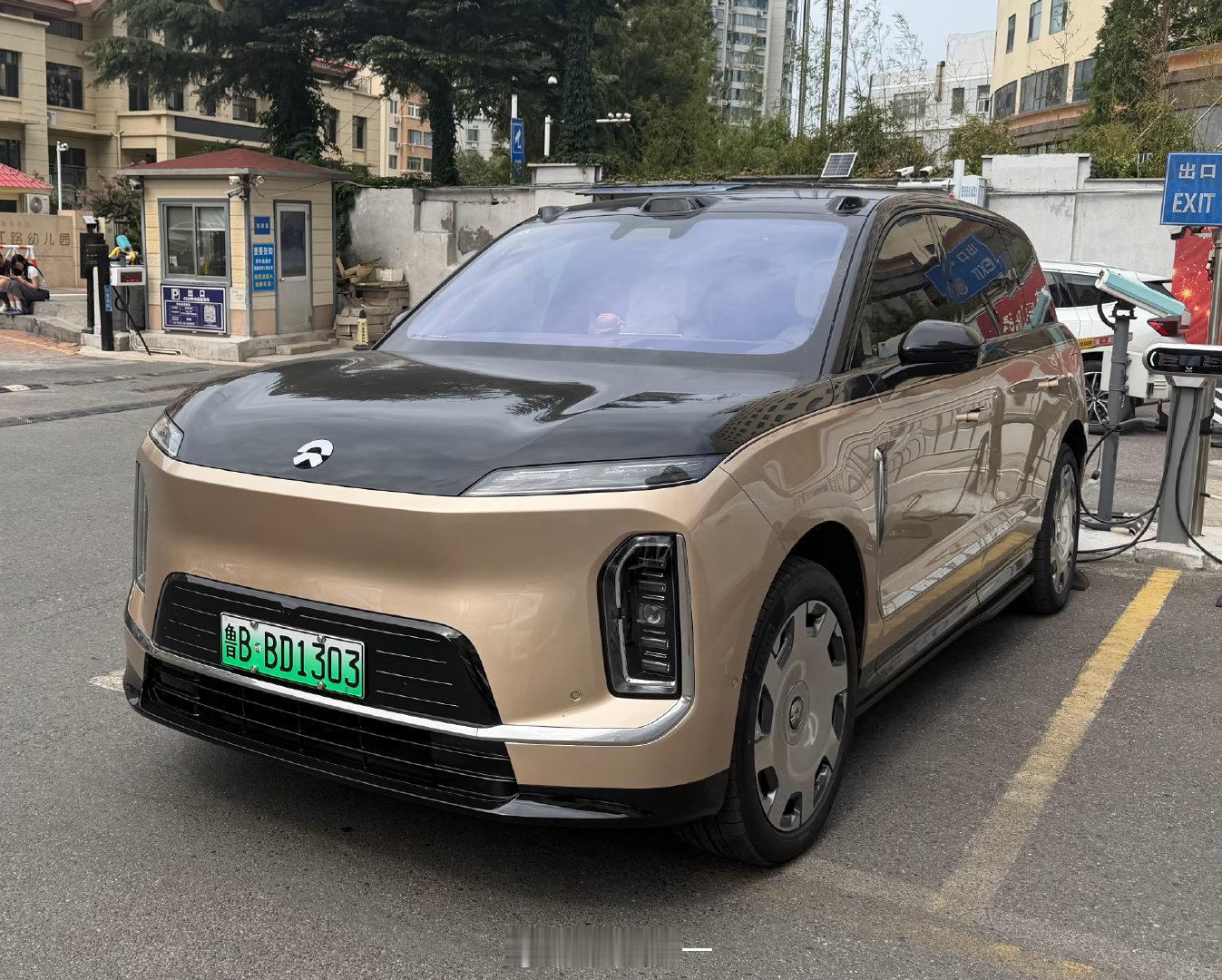 蔚来ES9真大，应该没有男人不喜欢大车吧？[doge] ​