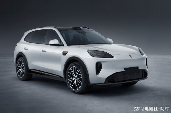 尚界 Z9，也在工信部进行申报了，定位大型运动 SUV，颜值看着还行吧！
尺寸方面长宽高 (mm) 5139/2005/1776，轴距 (mm) 3086，大五座5座，感觉和问界M6有点小重合啊
#大v聊车# ​
