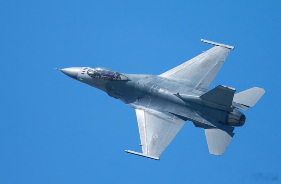 巴基斯坦放风要买台风和F-16，什么情况，歼-35AE不香了？别急，这...