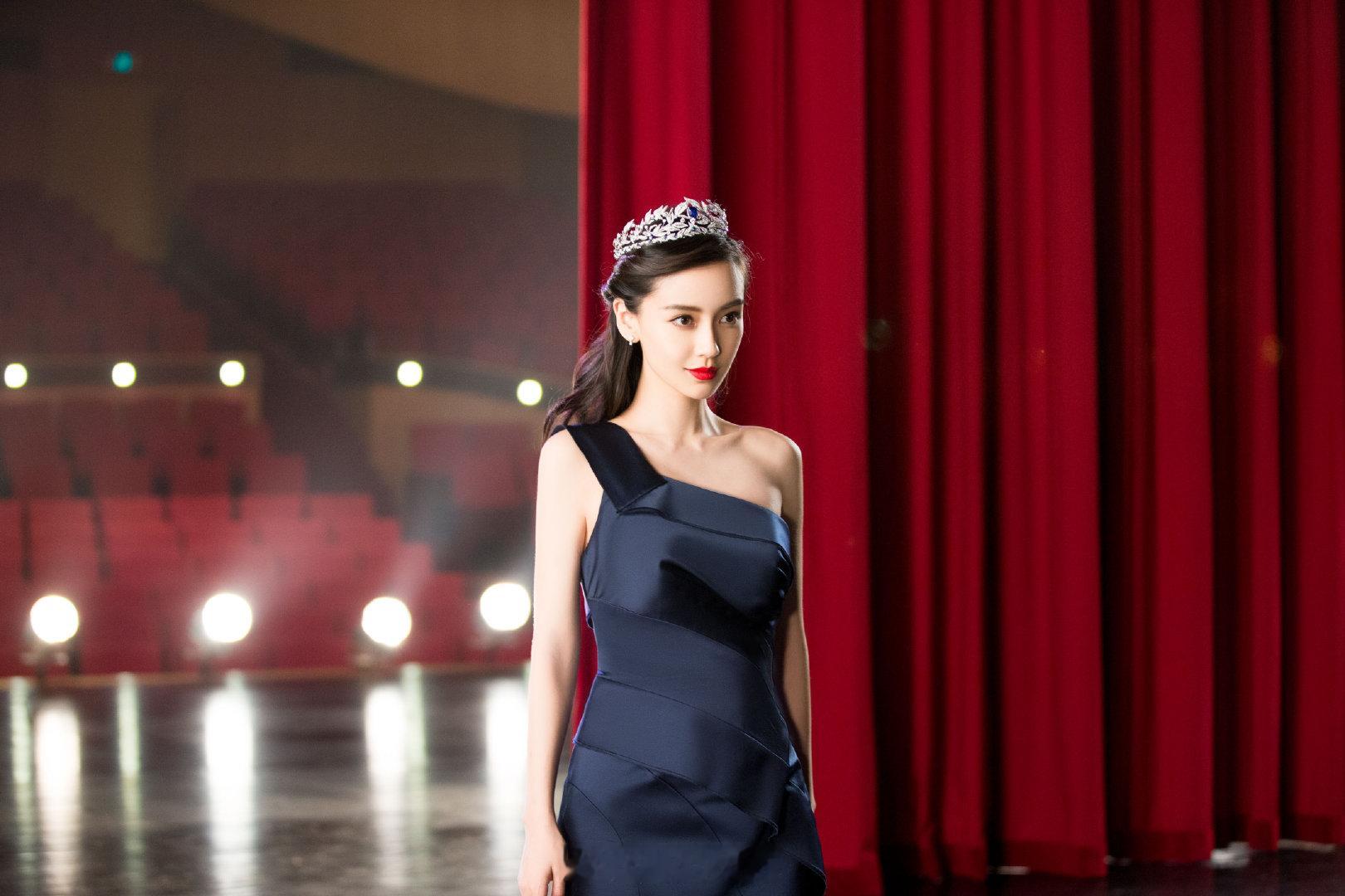 #angelababy# ｜#杨颖# 

这组物料完全女王 为我女神皇冠加冕 ​