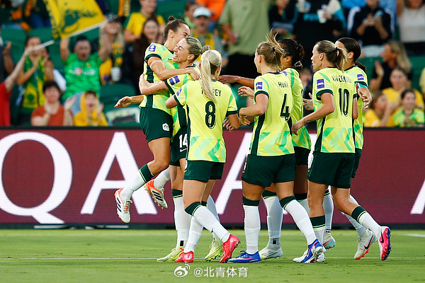 全场比赛结束，澳大利亚女足2比1战胜朝鲜女足晋级半决赛！  ​​​