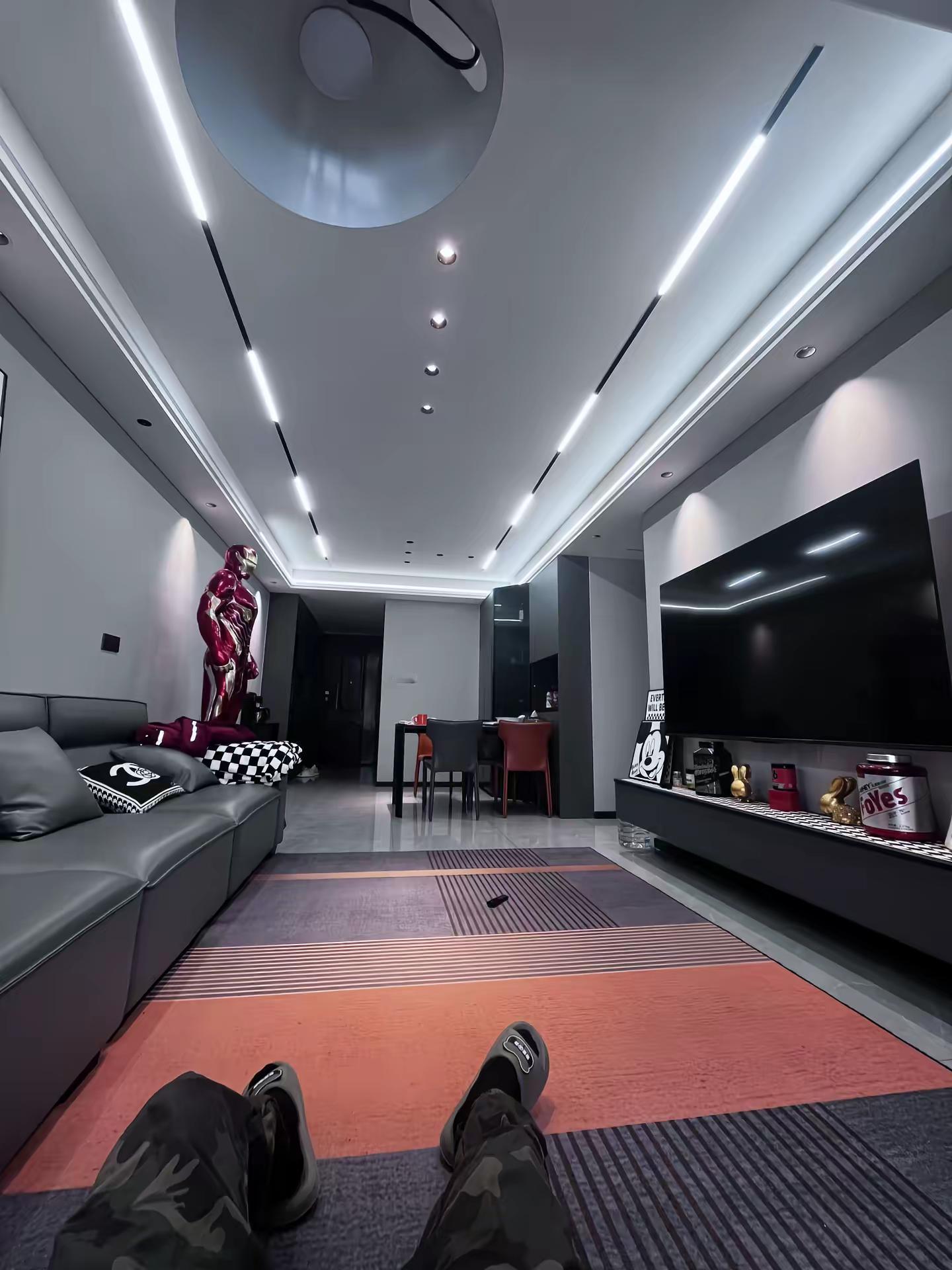 占有欲犯了，路过的少妇们甩个照片让我养养眼.