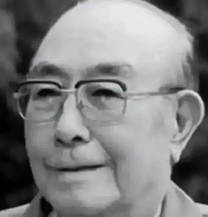 1995年，吴德结束了他的一生旅程，在即将去世之际，他对身旁的女儿留下了一句简短的遗言，然而这句特殊的遗言却瞬间让女儿泪珠纷飞。
吴铁梅听见那句“把房子交还单位，我的书稿全捐，不要办追悼会”，眼泪滚下来，落在父亲枯瘦的手背上。病房里很静，只有监测仪规律的滴答声。她抬手擦泪，发现父亲的眼睛还看着她。