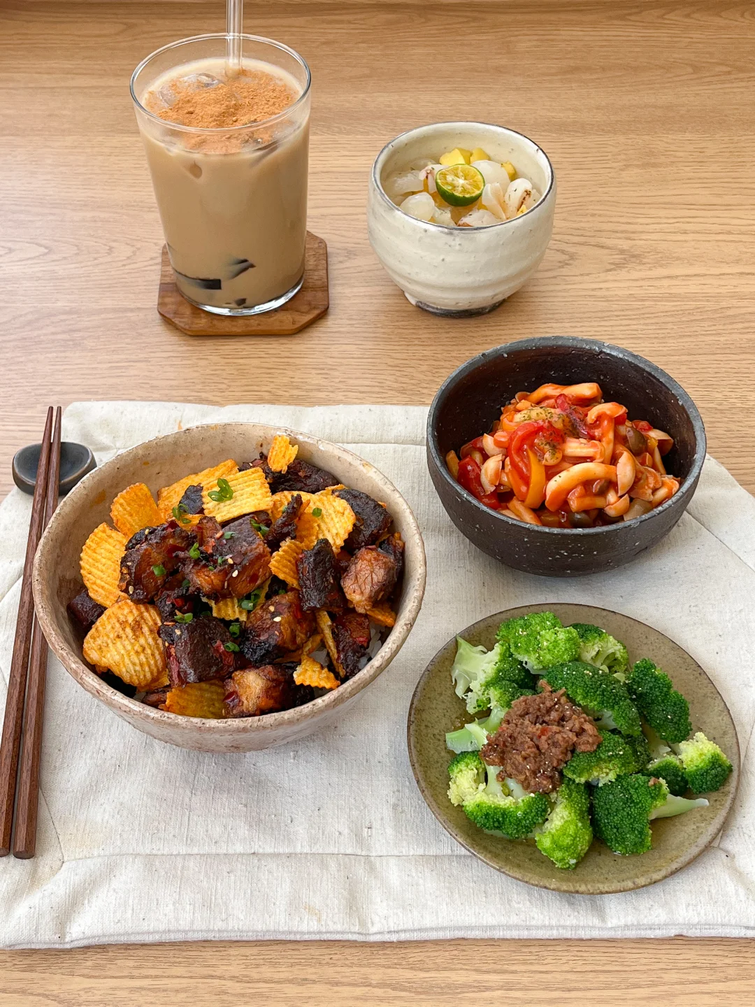 今天的饭： 薯片牛肉干🍟