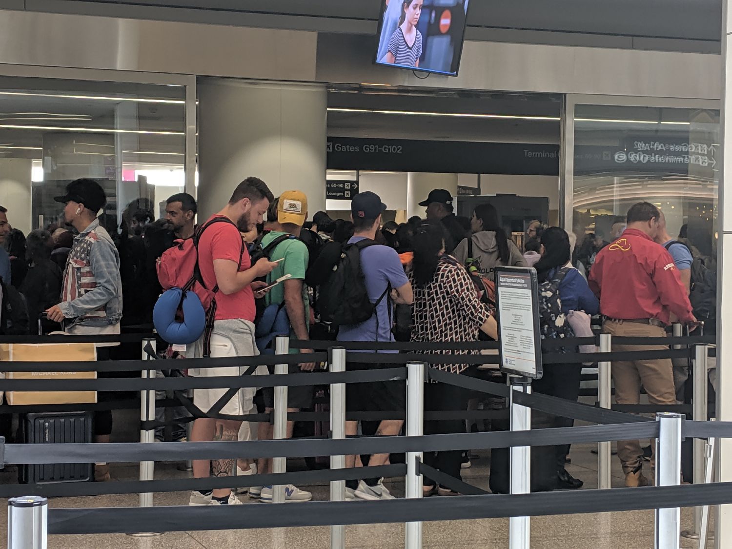 【旧金山机场新计划：无机票也可过安检送机接人】旧金山国际机场（SFO）...