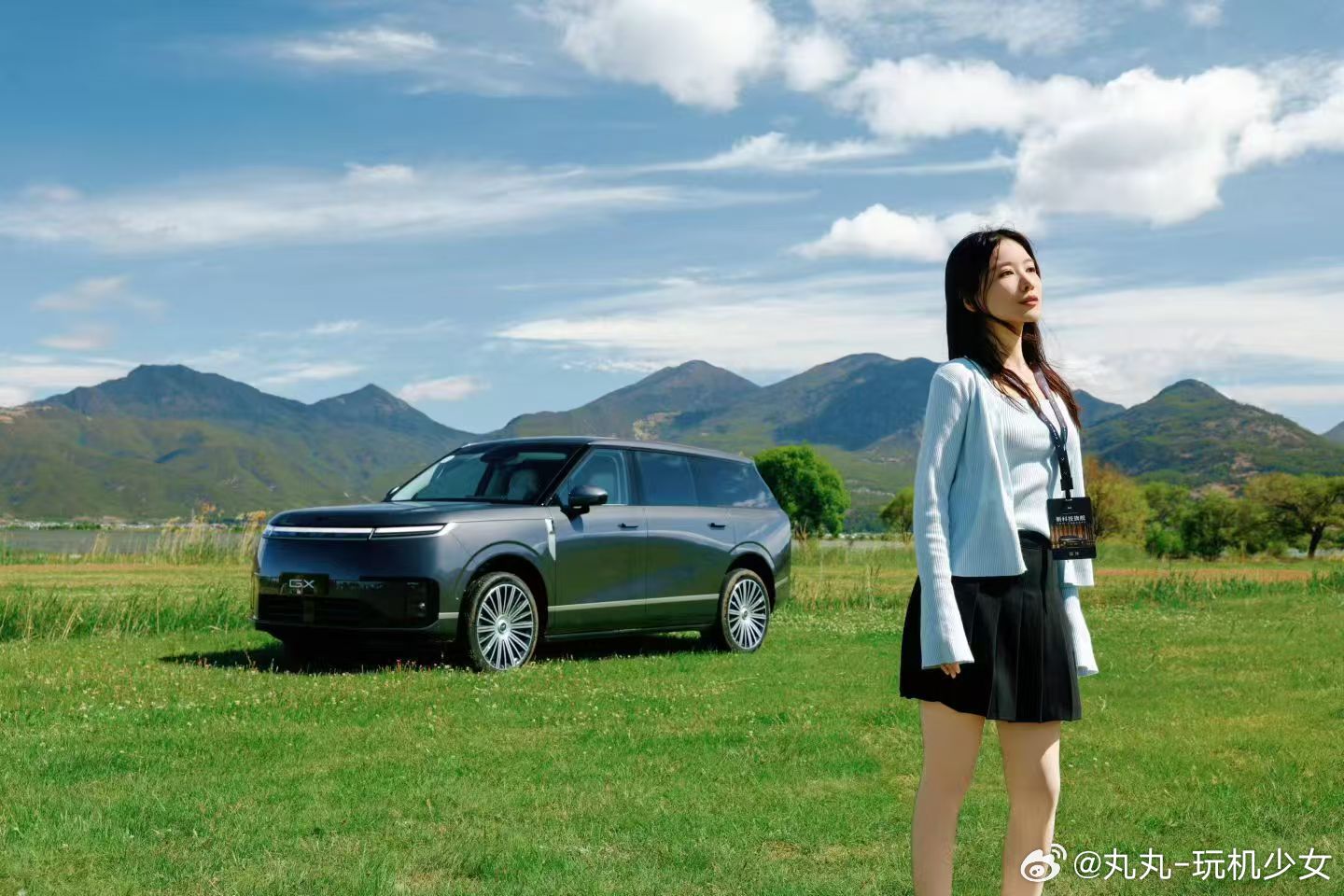 谁说大车难开？我的小鹏GX开了2个月，真香[doge]

6月提的小鹏GX，开了俩月彻底改观——原来大车也能这么好开！
 
最绝的是后轮转向，车长五米多，掉头比很多轿车还灵活，以前得倒一把，现在一把就过，坐着是大车的舒服，开着是小车的灵活，谁用谁知道！
 
还有个发布会没提但天天用得到的巧思——雨刮 ​