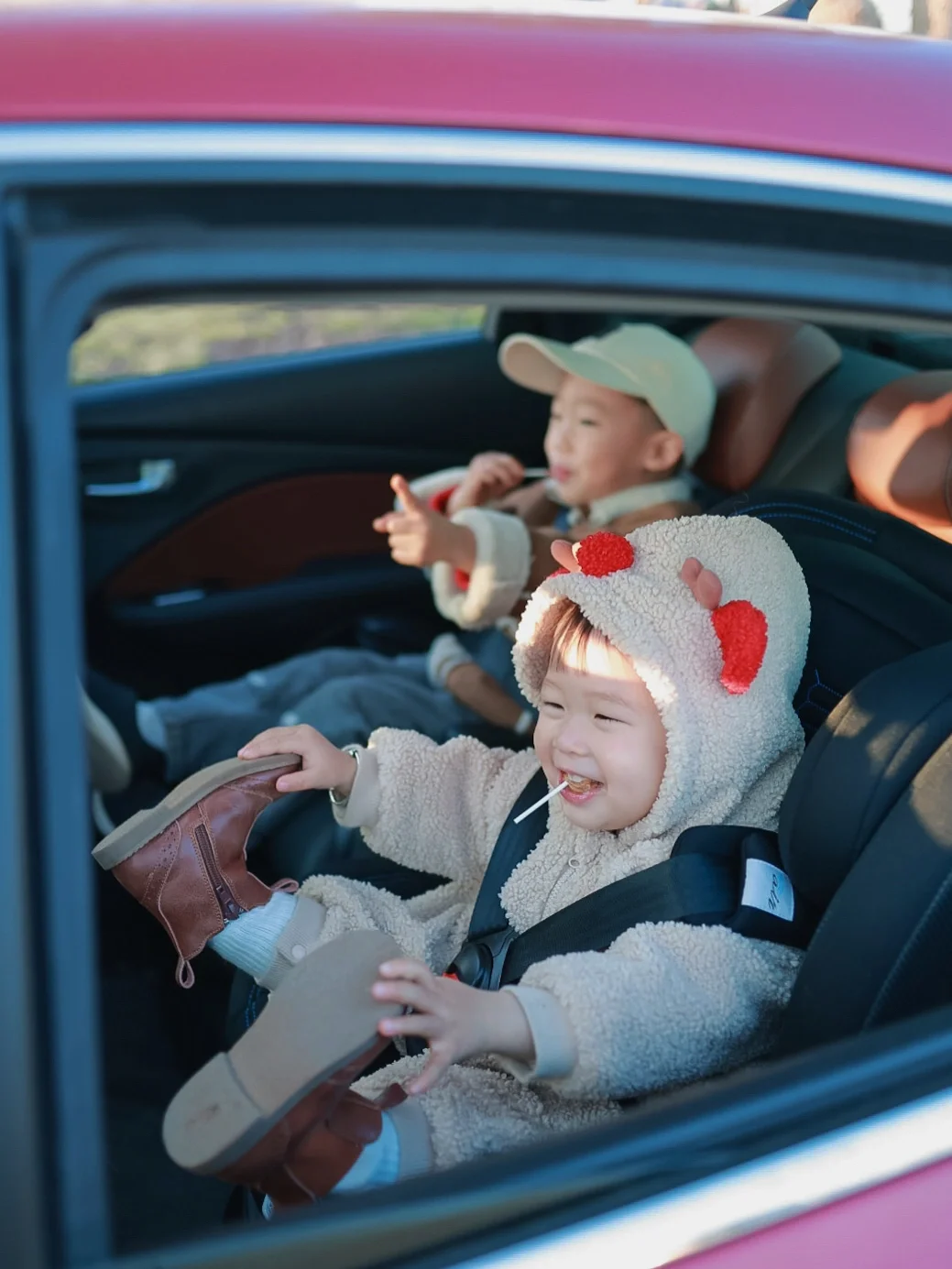 带两个宝贝自驾游，看看我的神器是什么⁉️