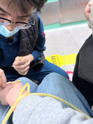 现在输液都服务这么好了么<span class=