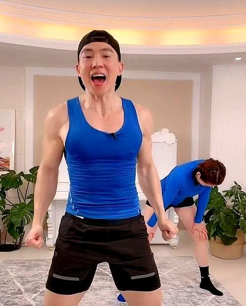 刘畊宏健身房遇冷，“老板娘”的身材击碎了多少人的减脂梦？ ​