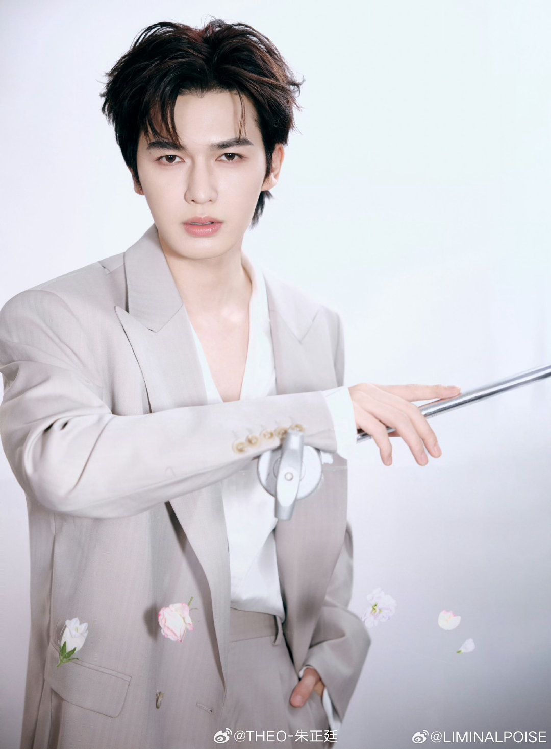 感谢上身LIMINALPOISE～[打call][打call]
祝大家中秋节快乐！！
#朱正廷[超话]##明星同款﻿# ​
