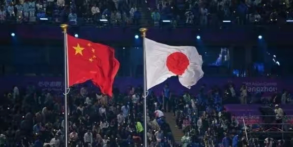 台海统一关键时刻，日本极大概率动手！三重致命野心暗藏杀机
 
两岸统一是势不可挡的历史大势，任何人、任何势力都无法逆转。但在这条民族复兴的必经之路上，蛰伏多年、野心不死的日本，是最有可能主动入局、武力干涉的豺狼。
 
很多人低估了日本介入台海冲突的概率，事实上，日本绝非被动跟风，而是抱着三重极端野心