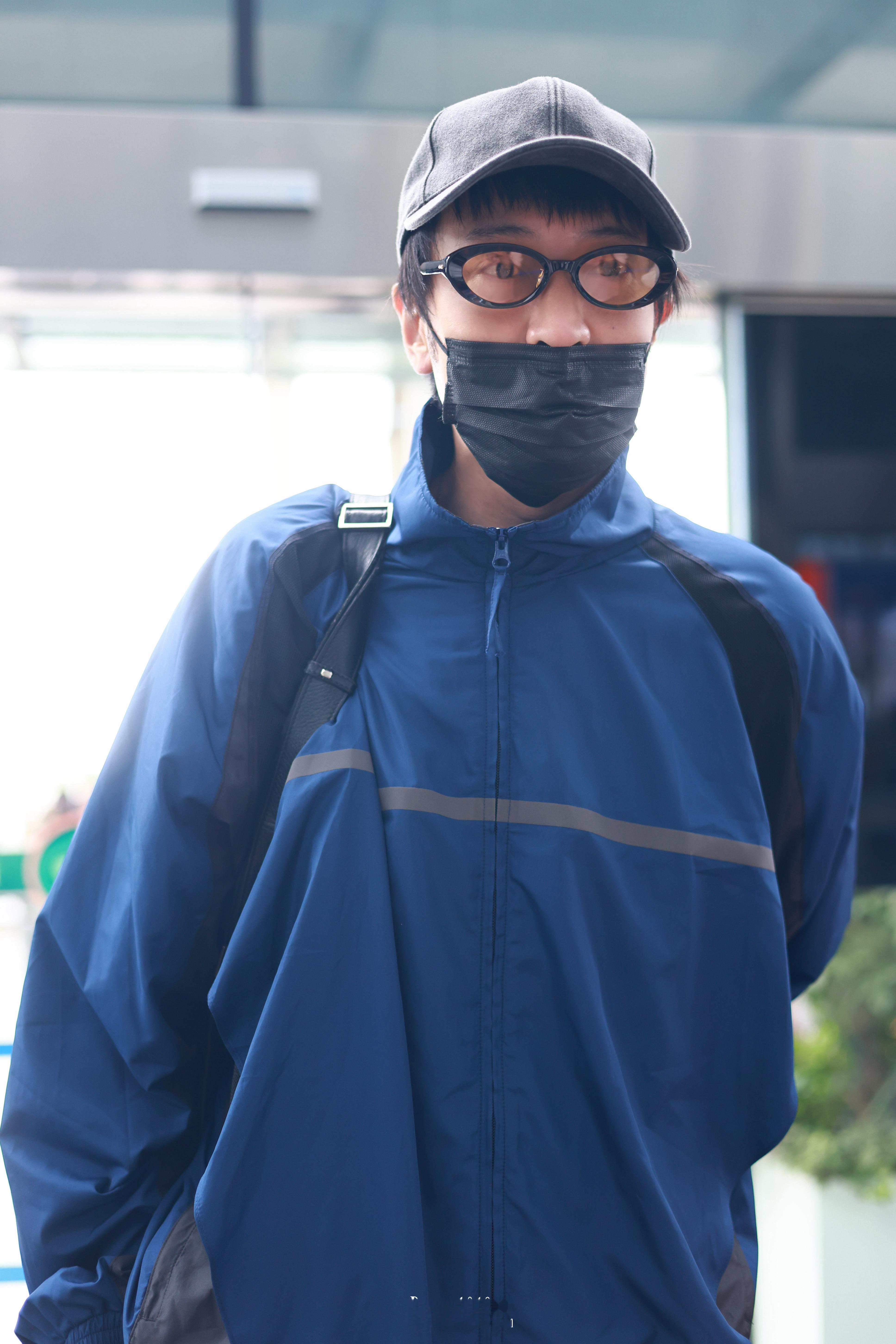 #演员王传君# 📷 #披荆斩棘# 

𝟐𝟔𝟎𝟖𝟐𝟔  长沙机场出发

利落出发，奔赴下一场行程✈️
​