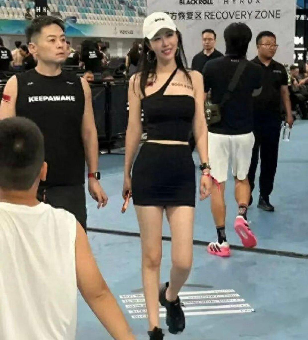 看到这对cp突然想到了娱乐圈另一对cp，太像了。 ​