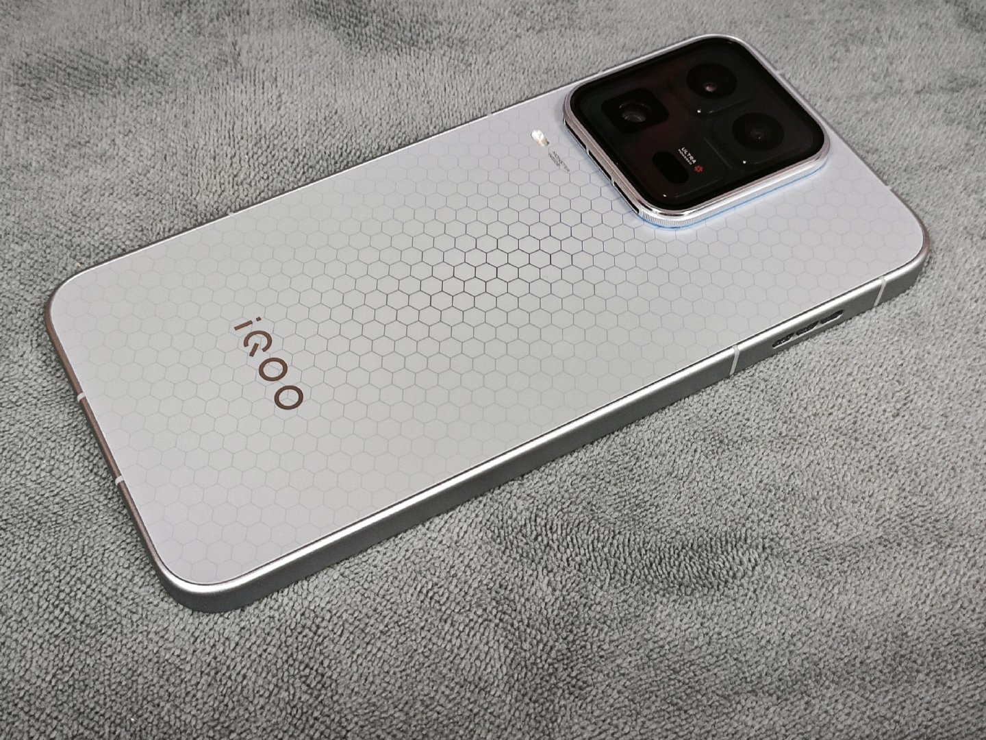 iQOO 15 Ultra
购买及回收联系方式见图 ​