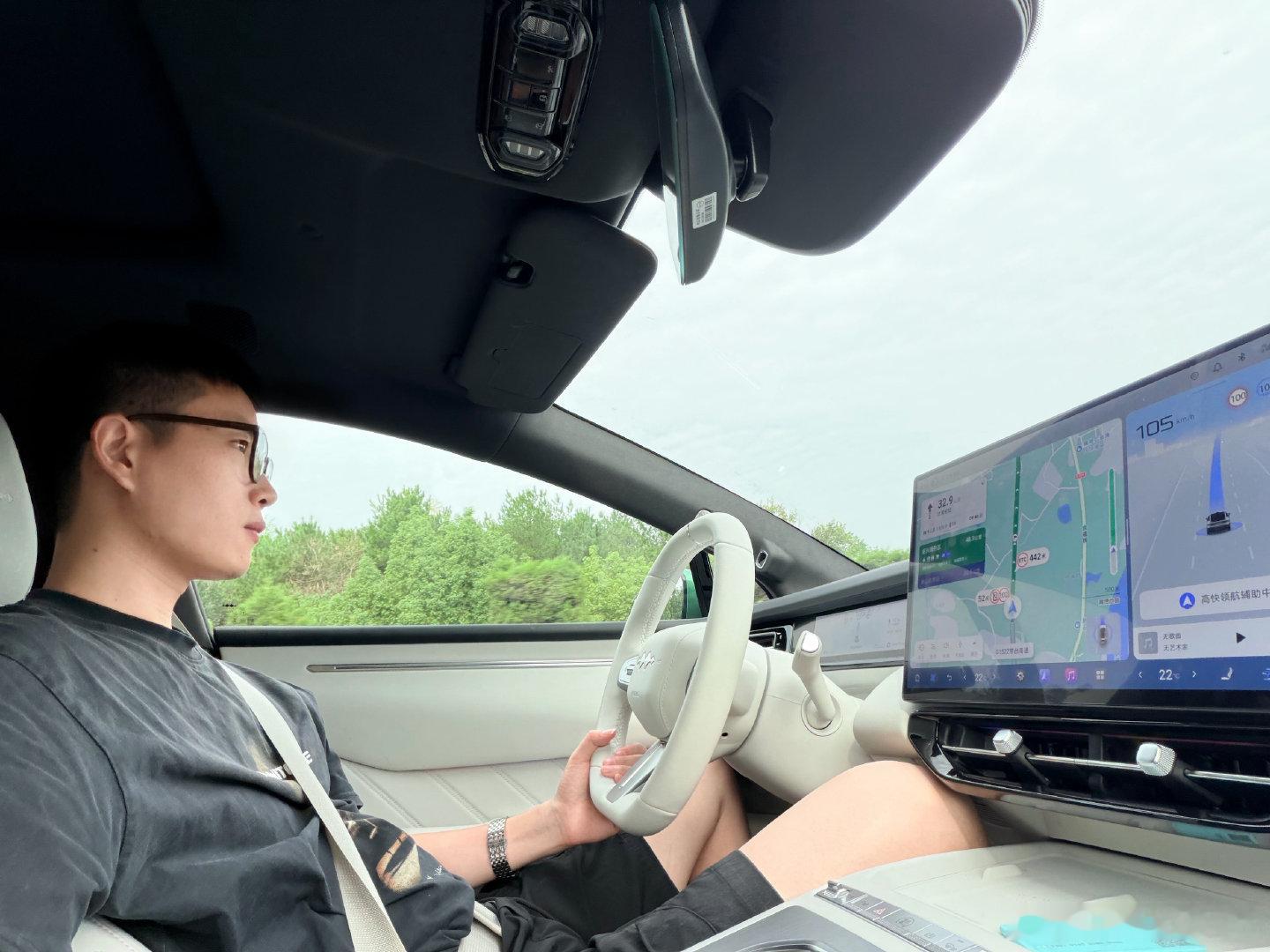 方程S的能耗简单区间测试一下，看看电耗如何，享受一下鬼火少年独立自驾驶的乐趣[思考]
#大v聊车##比亚迪[超话]# ​