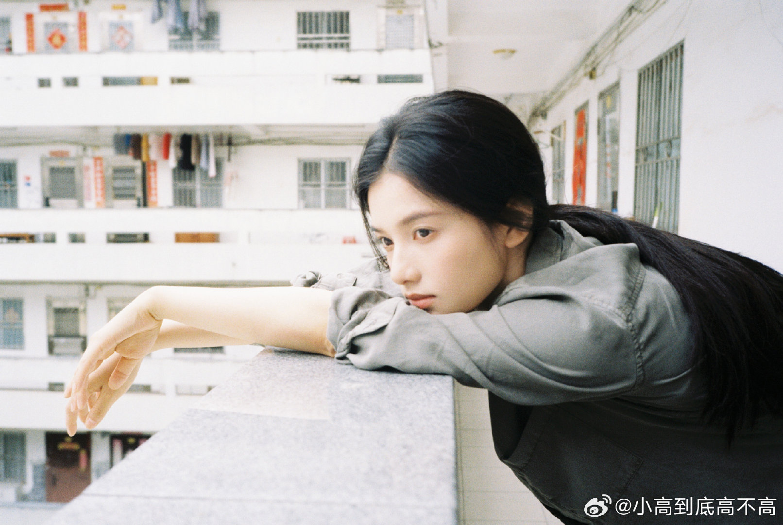 #张婧仪[超话]#  我不摘月亮，只愿它永远高悬天际，亮得坦荡。能途径你的盛放，我已经不胜荣幸#张婧仪苗靖##张婧仪野狗骨头##张婧仪代言比亚迪秦MAX# ​