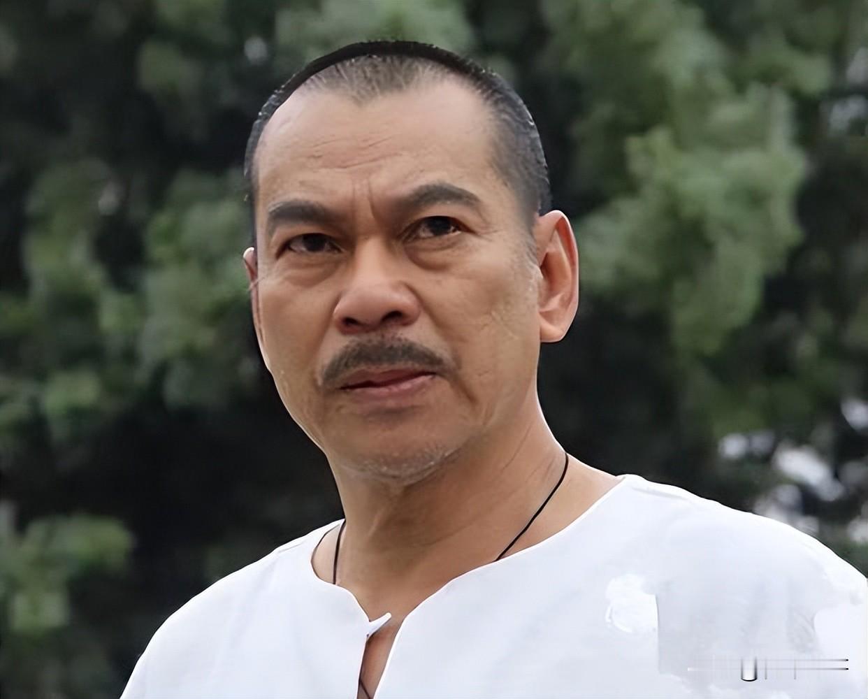 80岁武打巨星陈观泰因病去世！四婚娶小30岁娇妻，最后露面照曝光