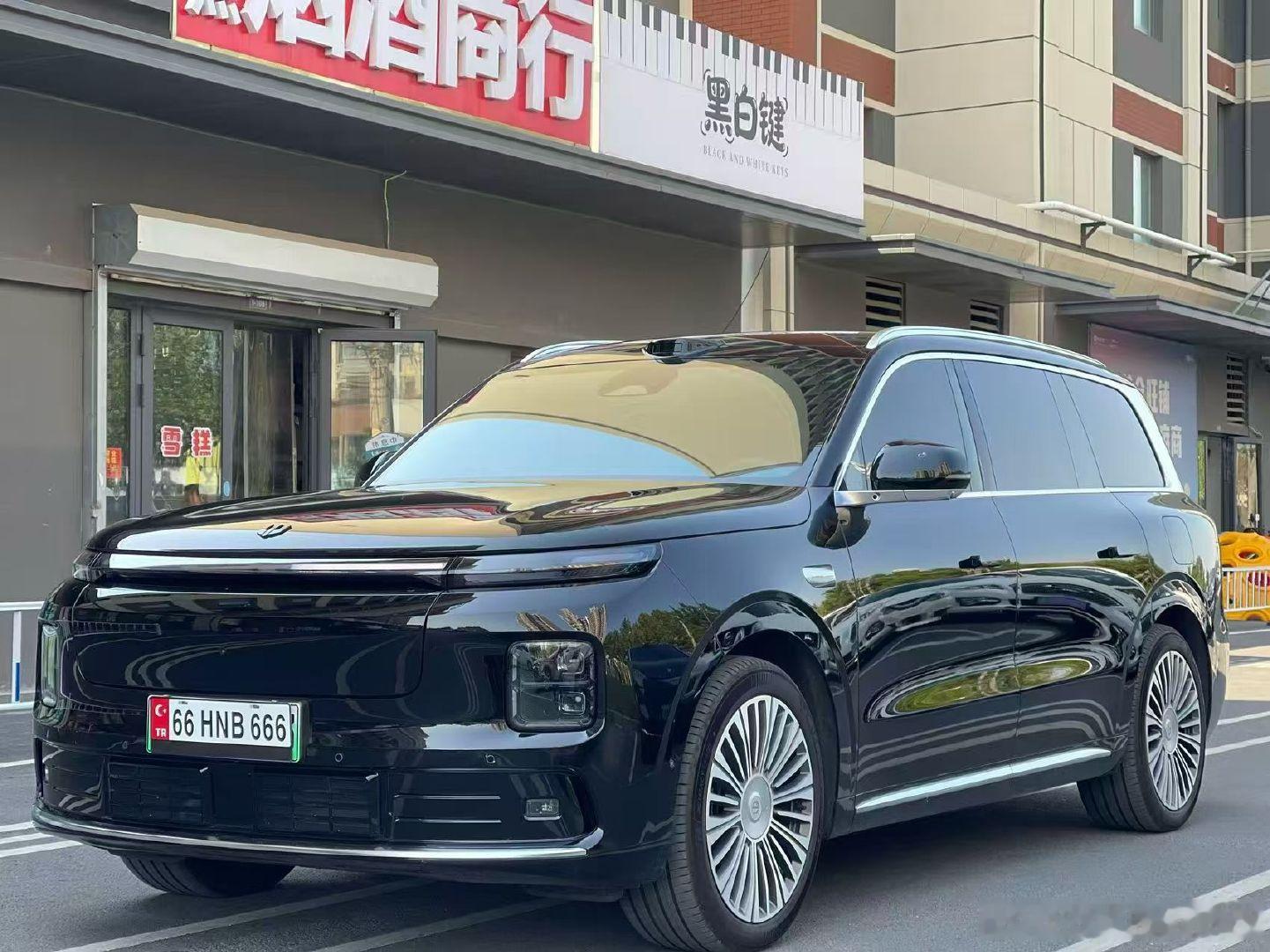 准新车一台零跑D19 大型六座旗舰SUV，空悬、激光雷达、满配智驾
二排零重力航空座椅，带腿托按摩，后排电视等 家用自驾神器 二手车的价格买新车🚗#汽车[超话]##济南二手车##零跑#  ​