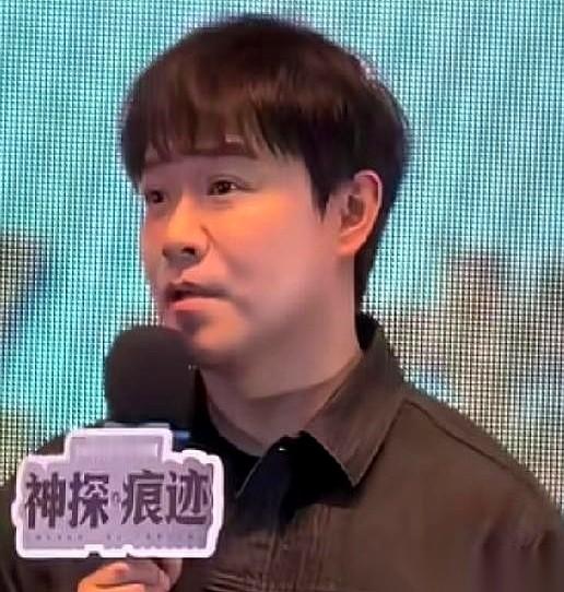 陈思诚拿着高成勇这个角色去找张国强，结果碰了个软钉子被拒绝了。
当年《士兵突击》群里相知于微时的兄弟，如今已经不是谁都能对谁“招之即来”。
李晨最后接下了这段戏份不多的活儿，外界估计没答应邀约的人是去拍了另一部剧《小城良方》。
在很多人的印象里，从那个剧组走出来的人当中，现在发展得最风生水起的就是陈