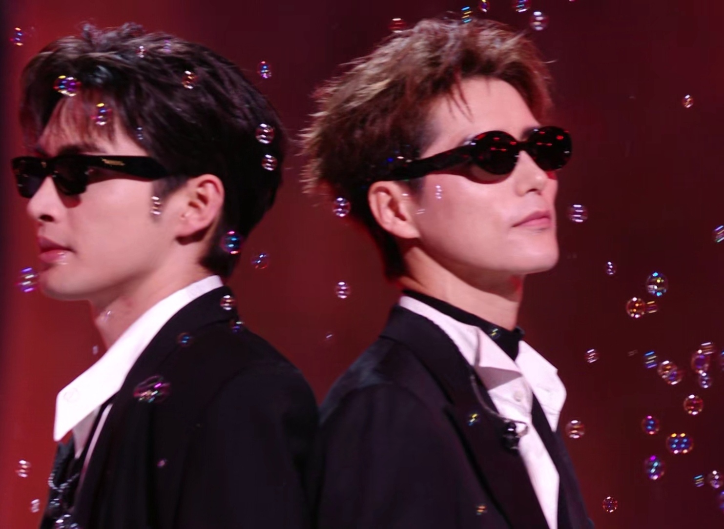 阿云嘎、张彬彬合作曲目《天后》。
两个大帅哥，确实养眼，唱得也不错，就是感觉惊喜不够。
嘎子哥没能唱跳，还是很遗憾的。

不过今天直播完有点害怕嘎子哥被骂，因为选能力者时，除了陈若轩，大家都想唱，嘎子哥就说你们唱吧。感觉彬彬队长一下就慌了。
这个秀别人都可以不上，唯有嘎子哥必须上。他就是质量保证啊。