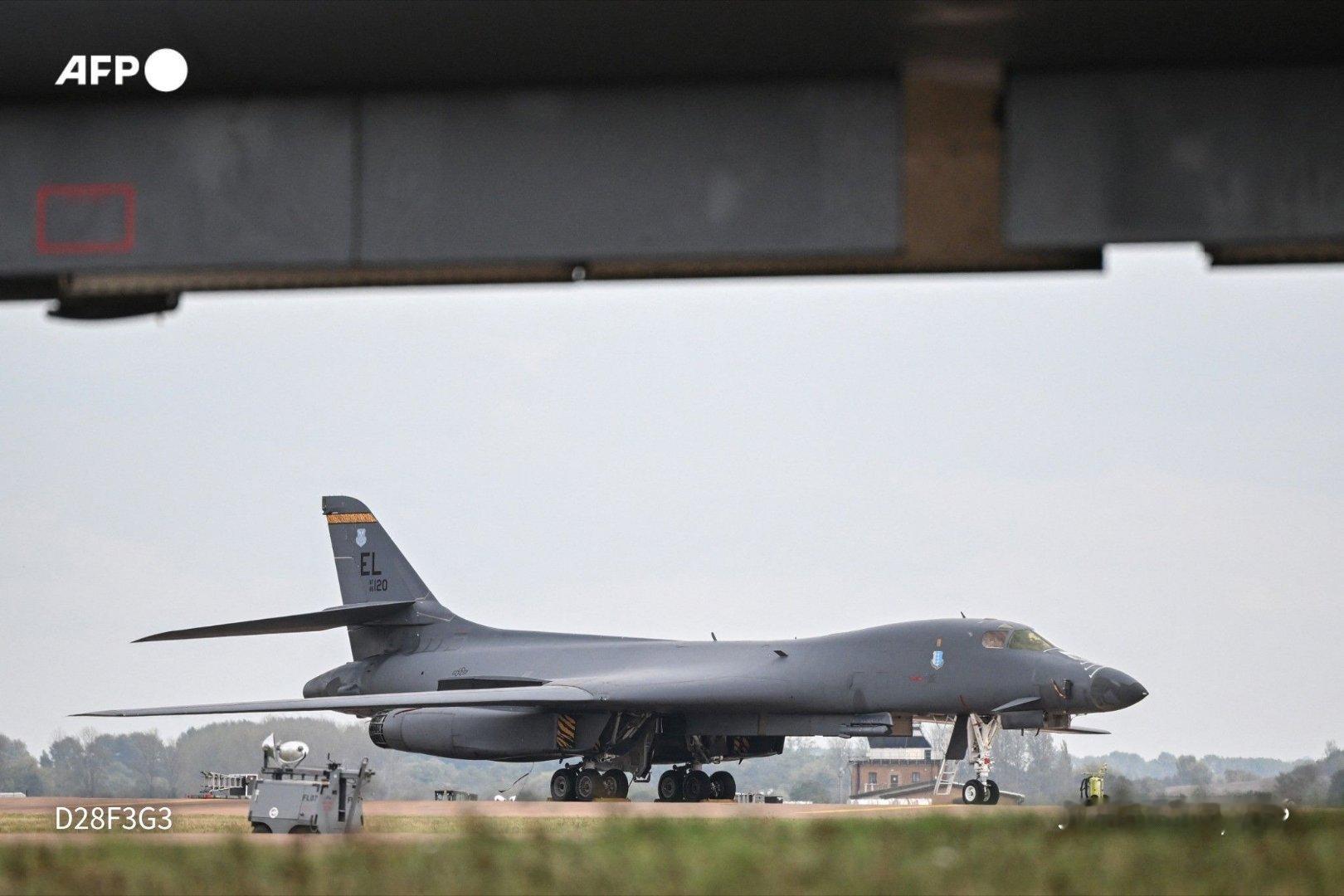 🇺🇸🇬🇧 美国已从英国费尔福德空军基地撤走其B-1战略轰炸机。据美国媒体报道，此举是因为该军事基地面临新的威胁，而该基地正处于一项反恐调查的核心，该调查存在多处疑点。 ​