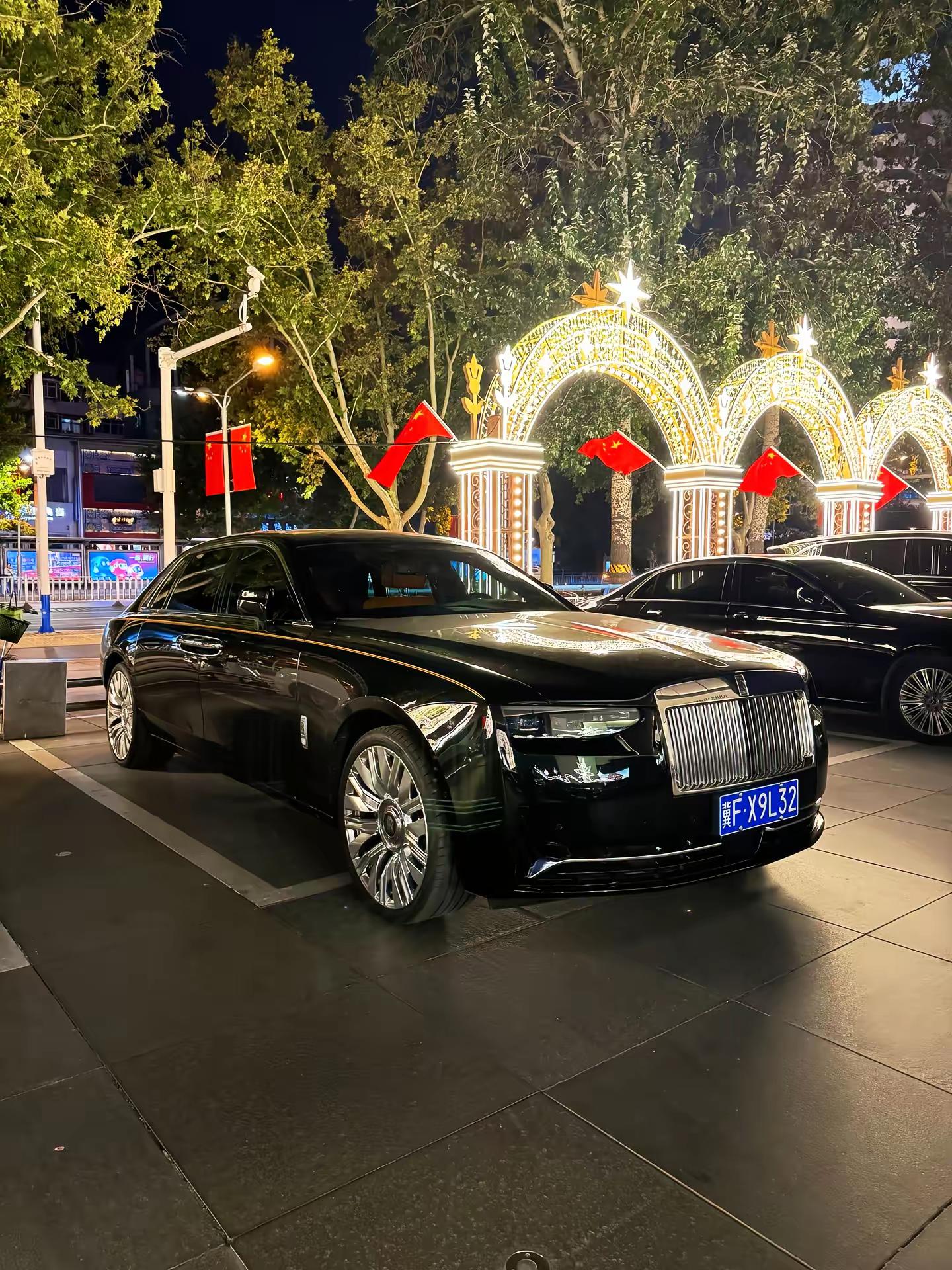 石家庄首台新款劳斯莱斯古思特更年轻化的设计能否让你心动劳斯莱斯古思特