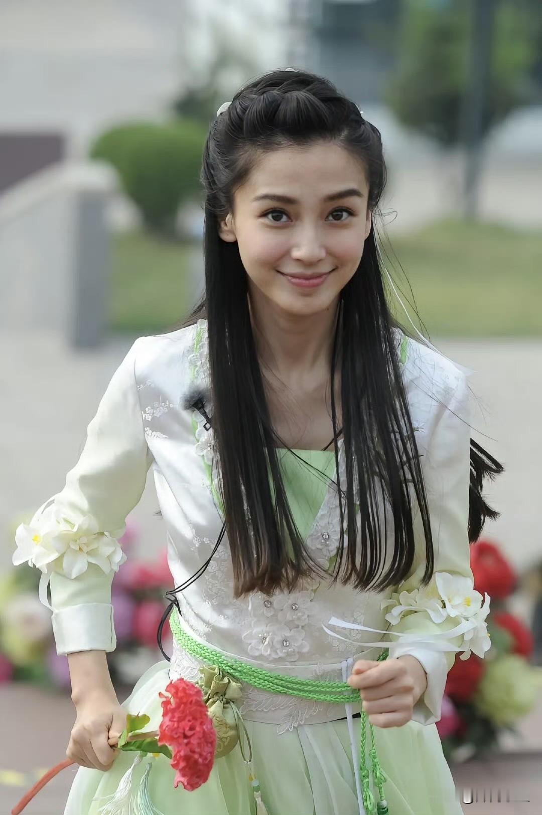 谁懂！Angelababy 早年这组生图！ 配上古装造型，又灵又可爱...