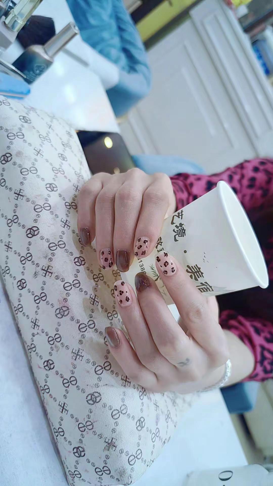 第一次做豹纹💅🏻美女很是喜欢😊