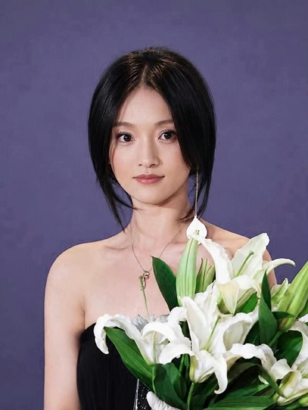 2006年的周迅。跟华谊签约的时候 ​