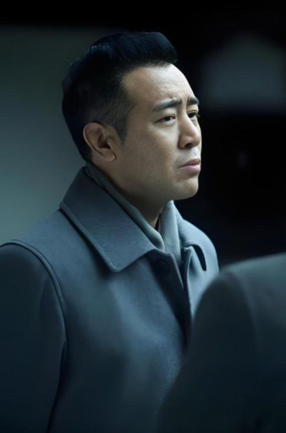 50集谍战剧，于和伟陈乔恩领衔主演，顶级神仙演员阵容，剧情精彩十足，期待拉满，开播必追

于和伟一直都是我比较喜欢的男演员，不管是《觉醒年代》还是《悬崖之上》我都非常爱看，他演技沉稳老练、可塑性极强，戏路十分宽广，既能演绎正气凛然的时代英雄，也能驾驭隐忍腹黑、心思深沉的复仇角色，情绪拿捏细腻到位，张