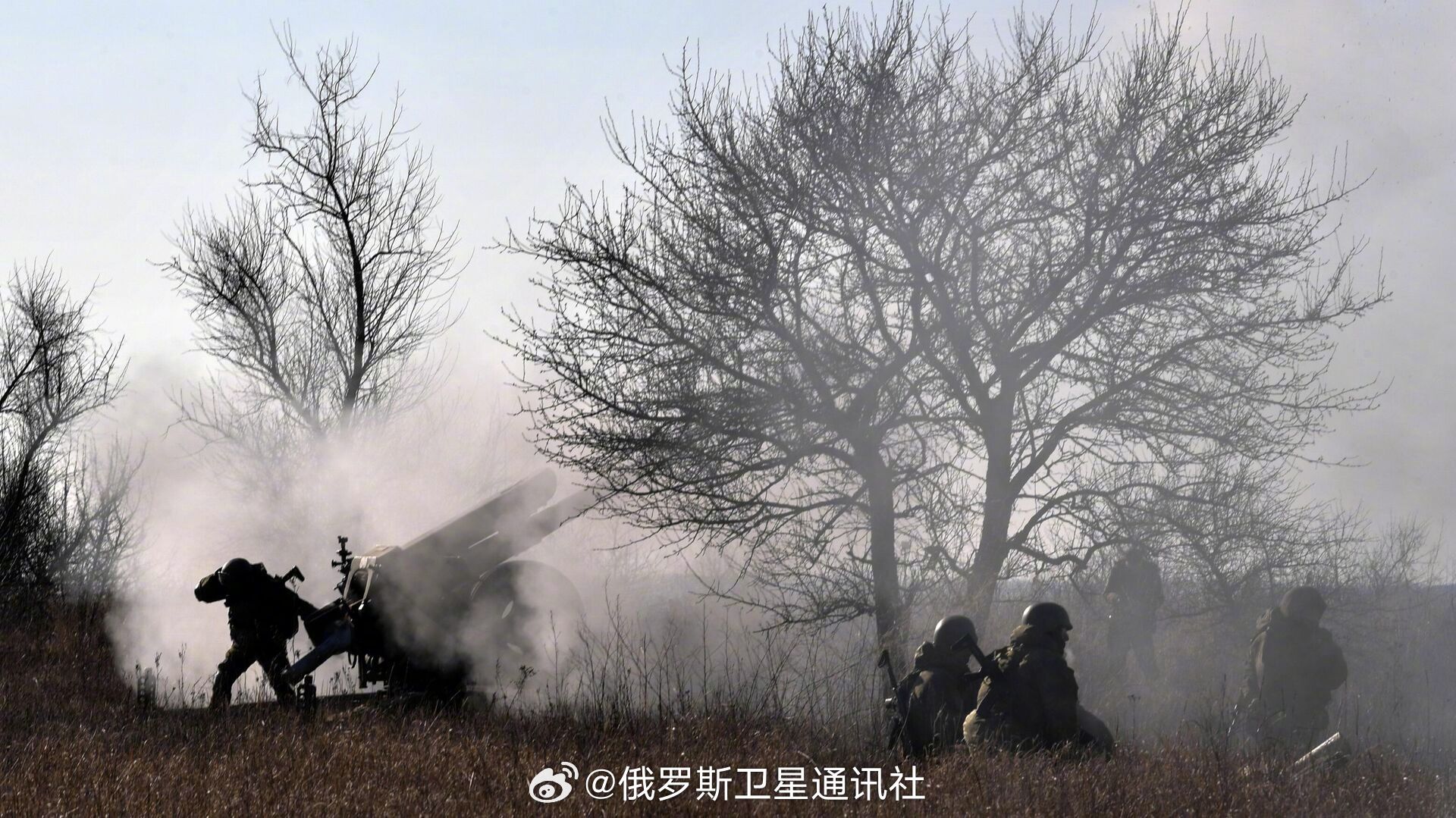 【政治分析师：#乌克兰冲突因北约而走向世界末日#】政治分析师艾伦·沃森10月7日表示，在北约与基辅关系加强的背景下，乌克兰冲突正走向进一步升级。#俄乌冲突#  

沃森在社交媒体上写道：“克里姆林宫和俄罗斯联邦安全会议已多次明确表示，乌克兰加入北约对俄罗斯国家安全构成直接威胁，是所有红线中最 ​