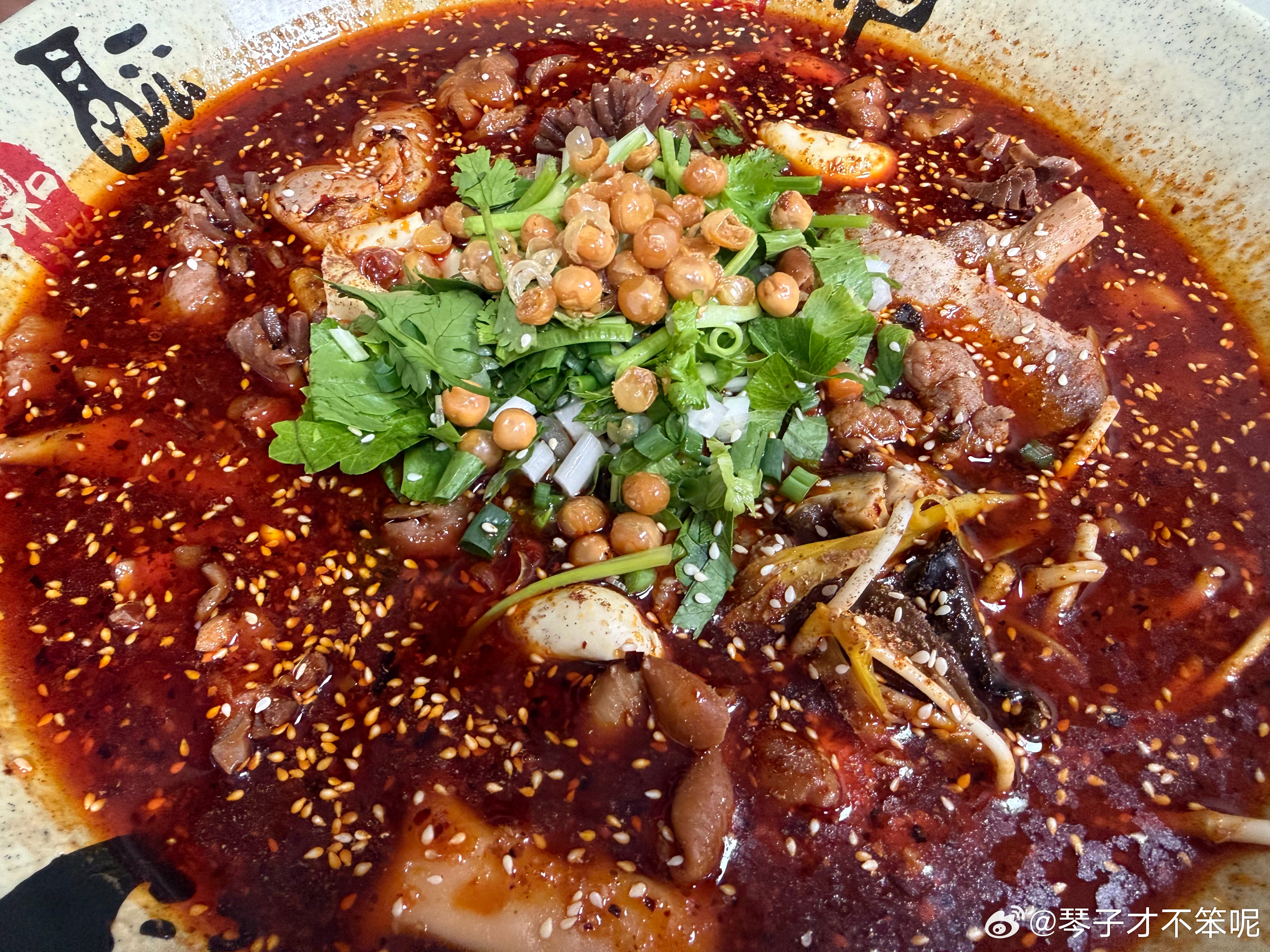 气温飙升，食欲低迷，唯有热辣冒菜可以治愈…… ​​​