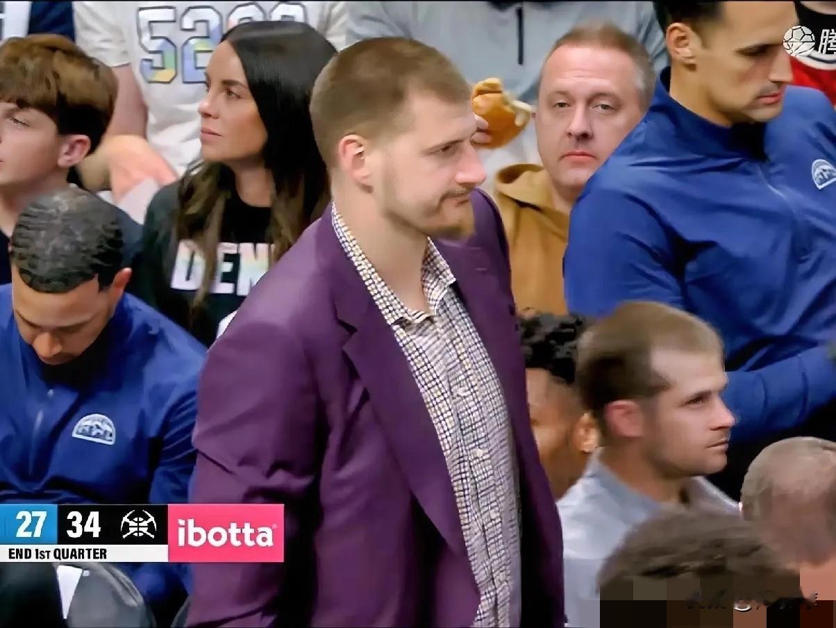 约基奇高兴不起来，让一套首发阵容还能赢球？  本以为今天让一套首发阵容...