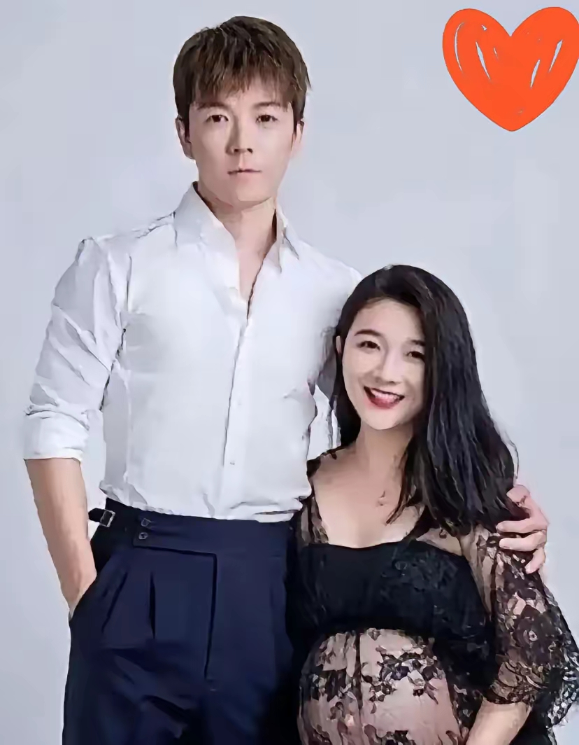 2017年，王栎鑫对自己怀孕的妻子吴雅婷说：&34;你生完二胎后，就去找一个你最爱男朋友吧！我们不适合。&34;吴雅婷震惊的看他：&34;你真的很会开玩笑？差点我就信了。&34;而王栎鑫却一本正经：&34;我是认真的，没有骗你。&34; 
 
这句话吴雅婷记了整整五年,直到2022年她才在公开场合亲口证实,这不是段子,是真实发生在自己