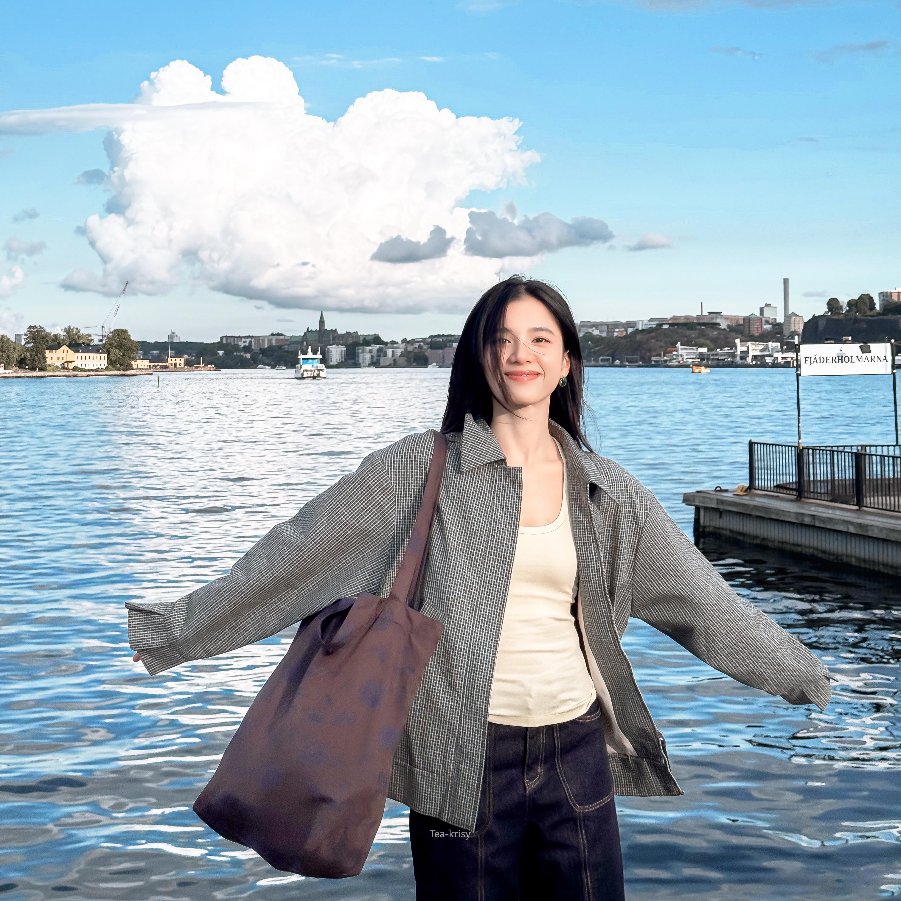 好喜欢婧仪的旅行明信片～

更新壁纸头像🍊🌊
#张婧仪旅游日记更新了# ​