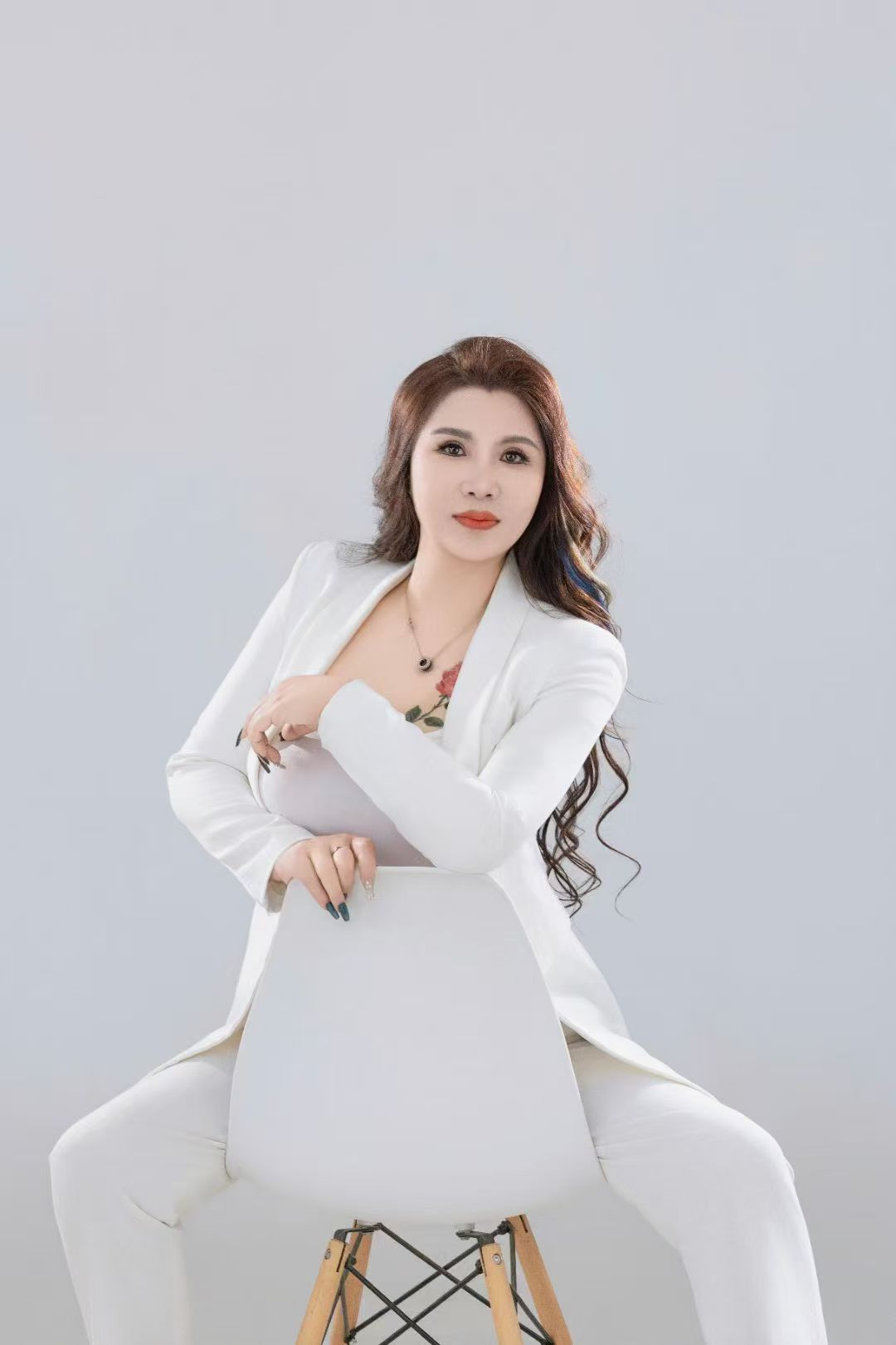 <p>东北女人在上海 御姐黑丝 大长腿 细高跟 微胖界杠把子 <!--...